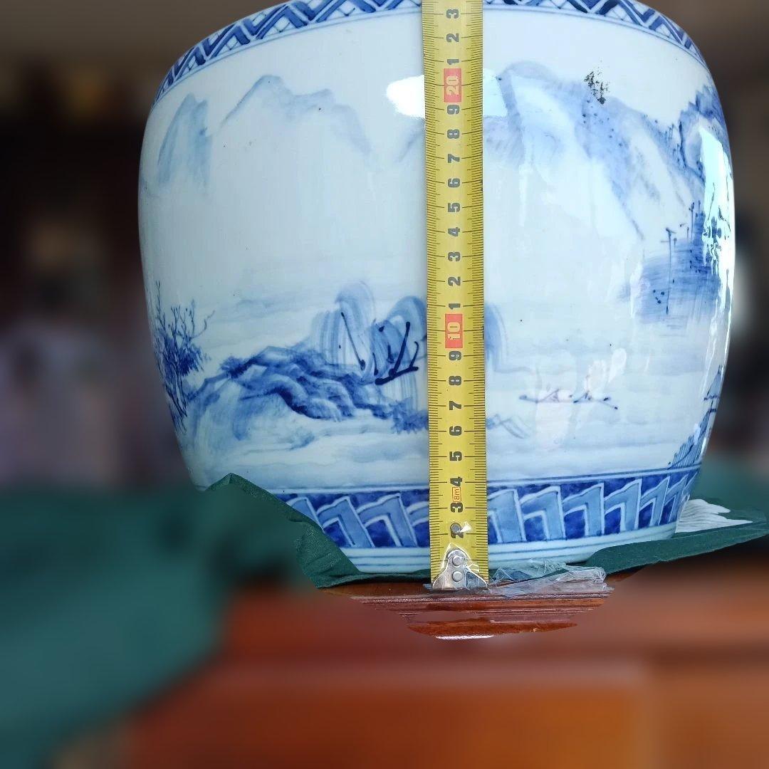 青白磁の風景画 丸型火鉢　 直径 約34cm　高さ約26cm
