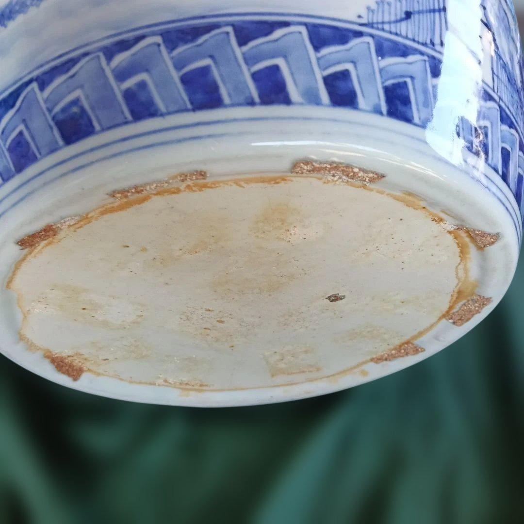 青白磁の風景画 丸型火鉢　 直径 約34cm　高さ約26cm