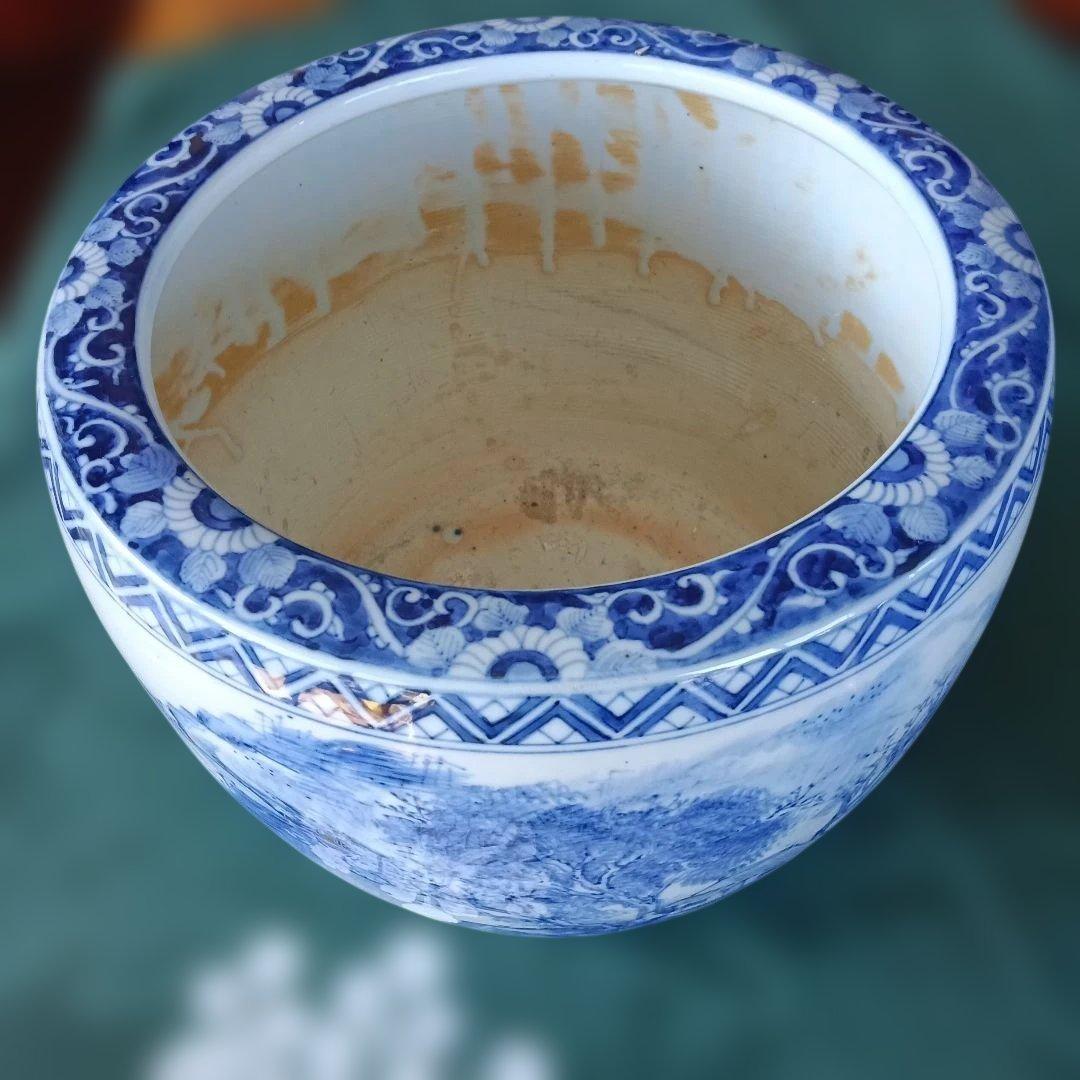 青白磁の風景画 丸型火鉢　 直径 約34cm　高さ約26cm