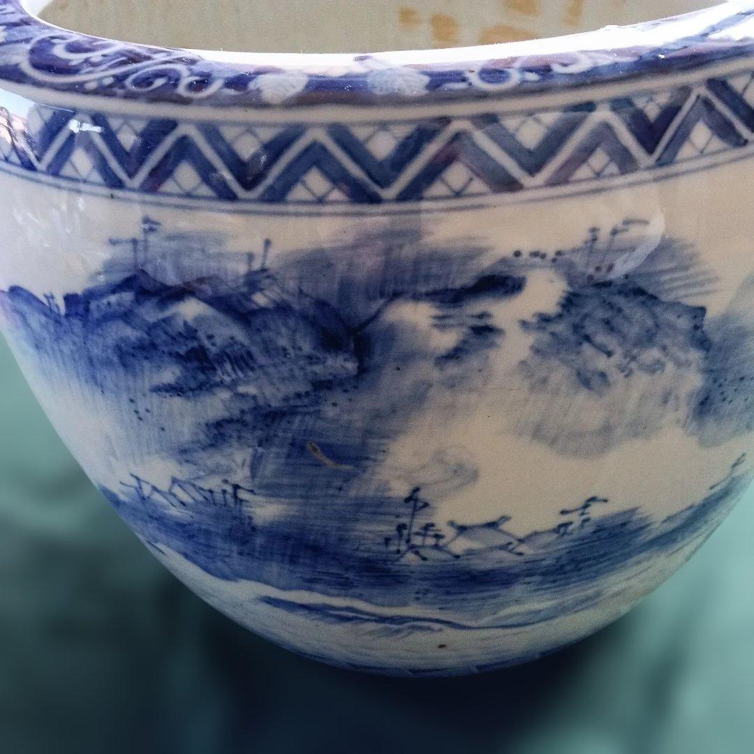 青白磁の風景画 丸型火鉢　 直径 約34cm　高さ約26cm