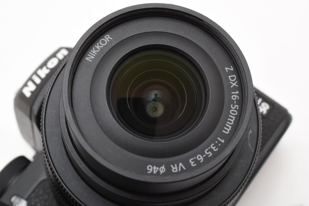 ほぼ新品★ ニコン Nikon Z50 レンズキット《シャッター7566回》