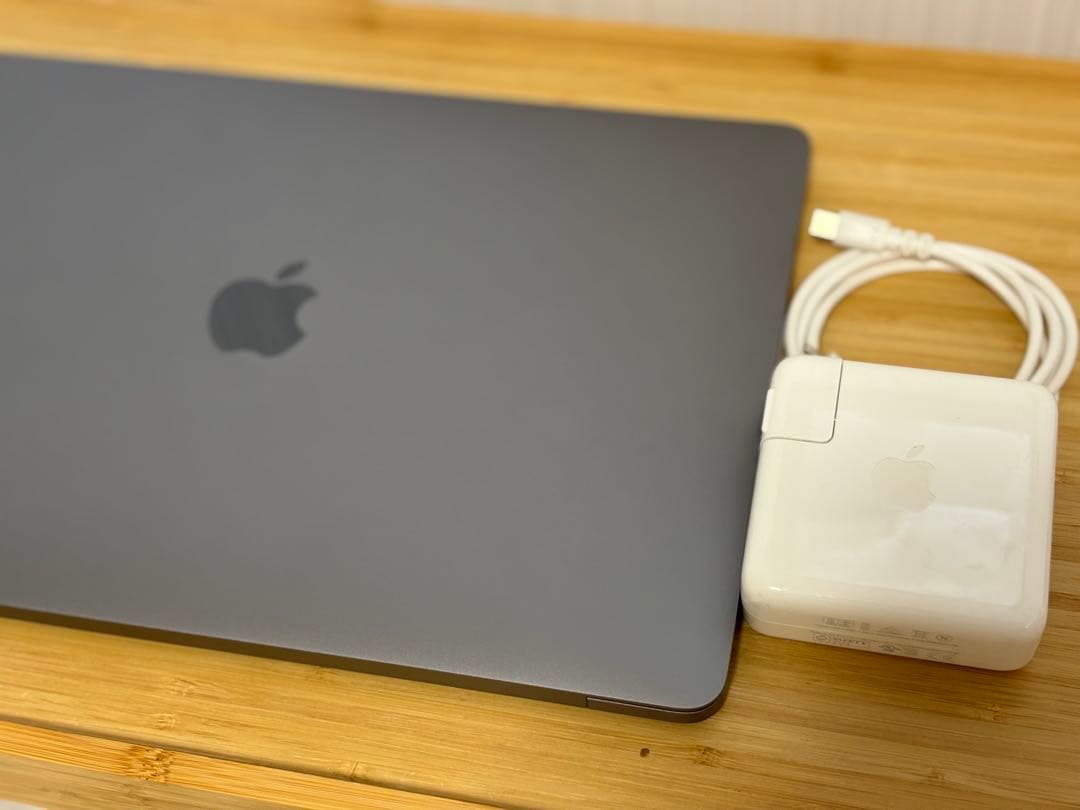MacBook本体 MacBook Pro 2019 13inch Corei7 16gb 1tb