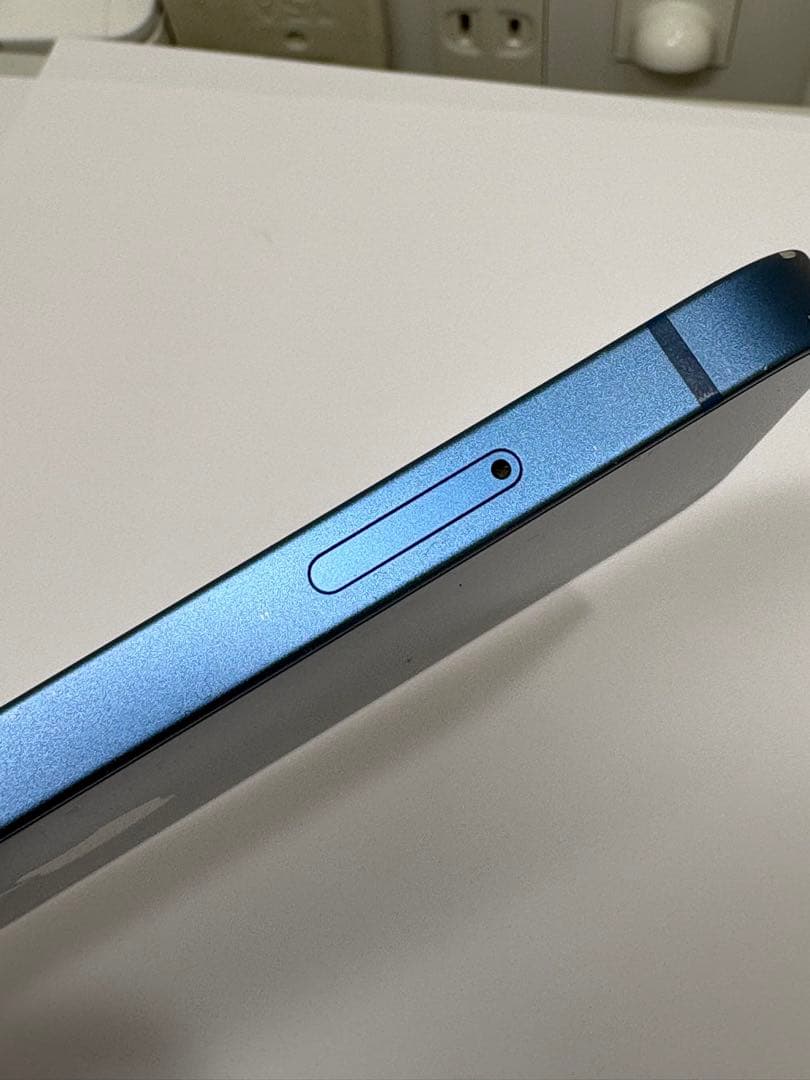 美品　iPhone 13 128gb SIMフリー　バッテリー72%