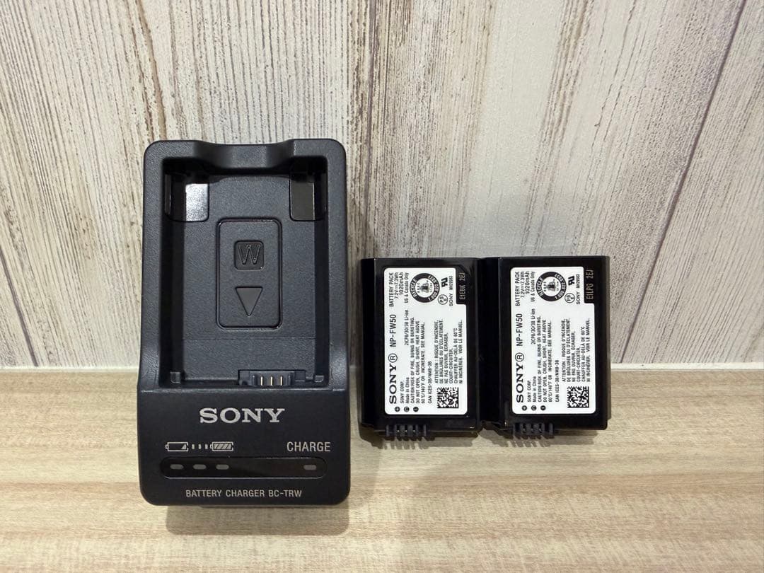 美品 SONY α6400＋SEL35F18 単焦点レンズ 予備バッテリー2個