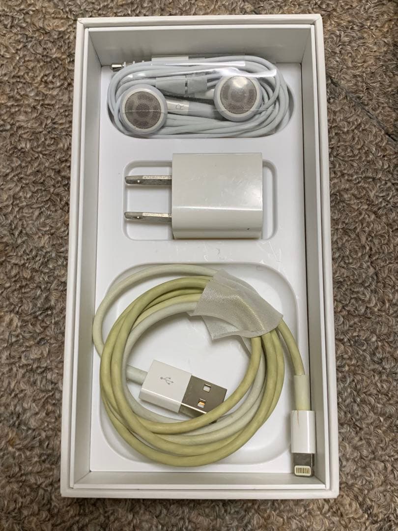 Apple iPhone 4S 5S 7 ジャンク品　3コセット　イヤホン付き