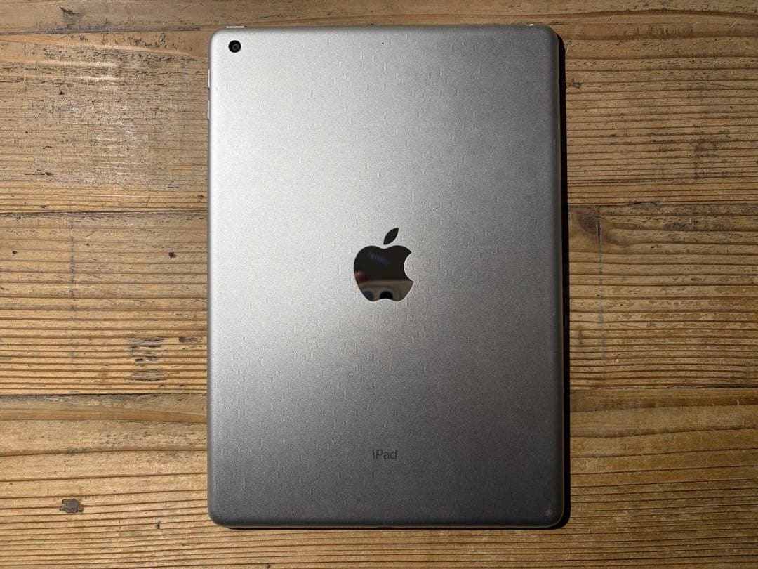 Apple iPad 本体 第6世代 32GB シルバー