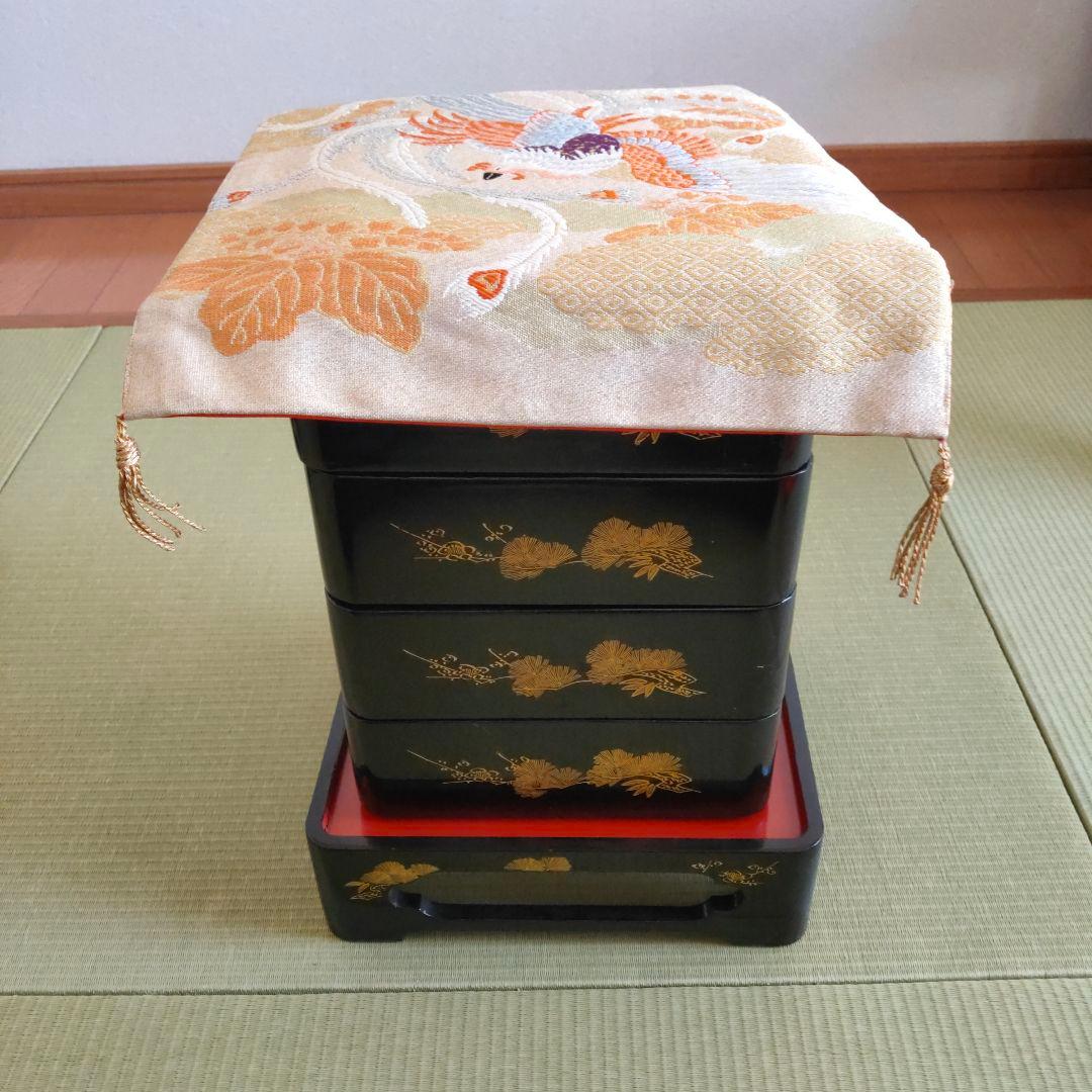 輪島塗　漆塗り重箱 4段　鳳凰柄の袱紗 風呂敷付き　行楽　お祝い　インテリアにも