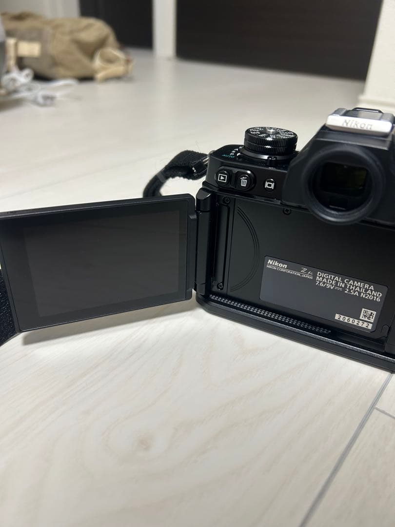 Nikon Z fc ミラーレス一眼カメラ 本体