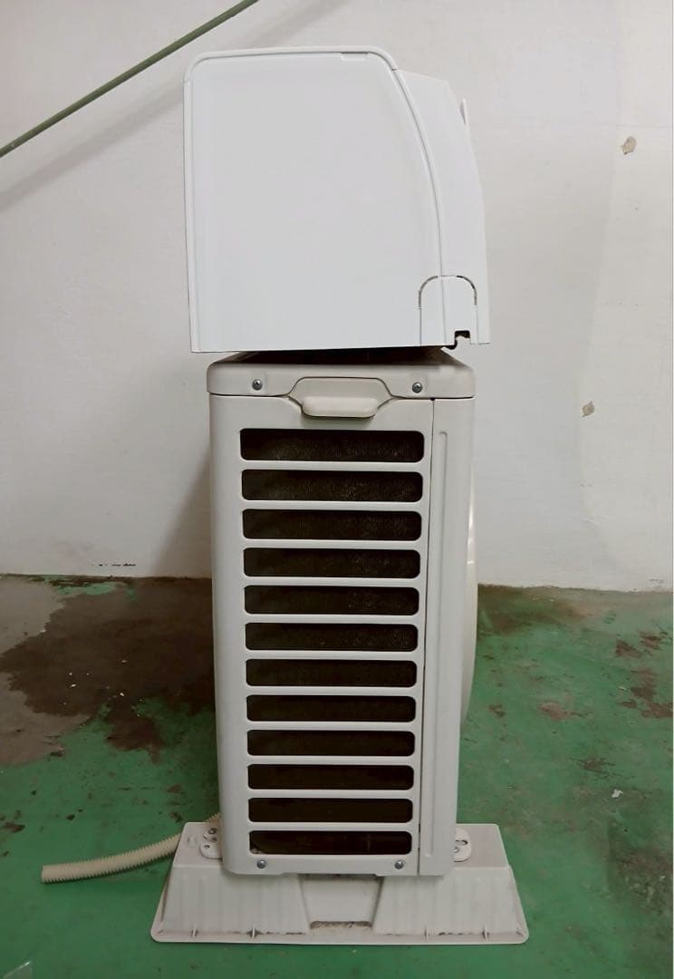 TOSHIBA ６畳用エアコンRAS-K221MA (2023年製)
