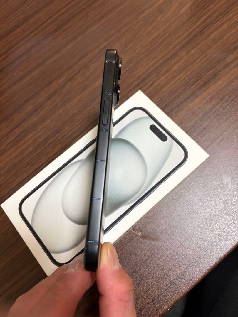Apple iPhone 15 SIMフリー 128GB 画面割れ