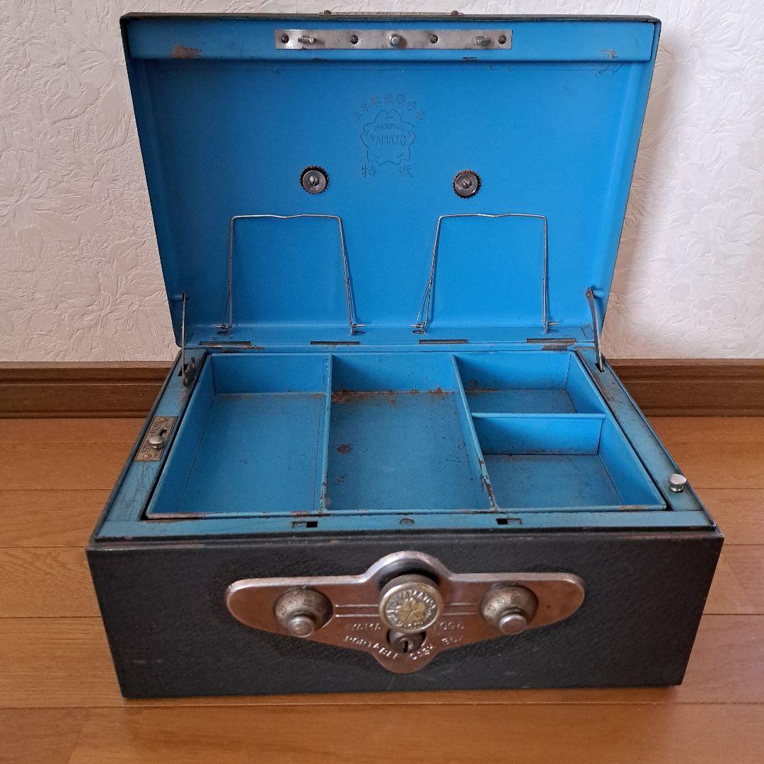 レトロ・アンティーク手提げ金庫 YAMATO CASH BOX 　カギ付き