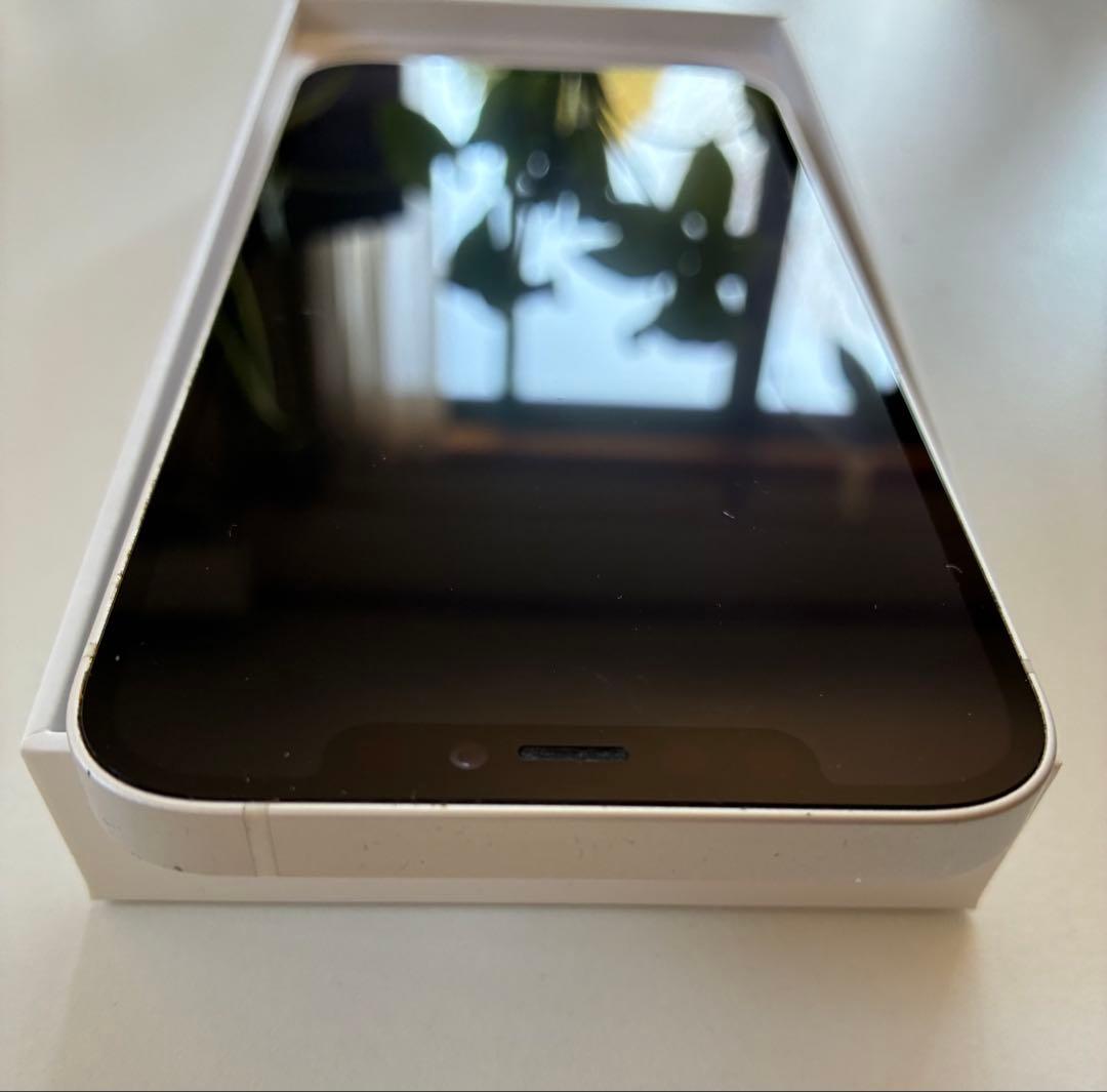iPhone 12￼ 128GB ホワイトSIMフリー　初期化済み