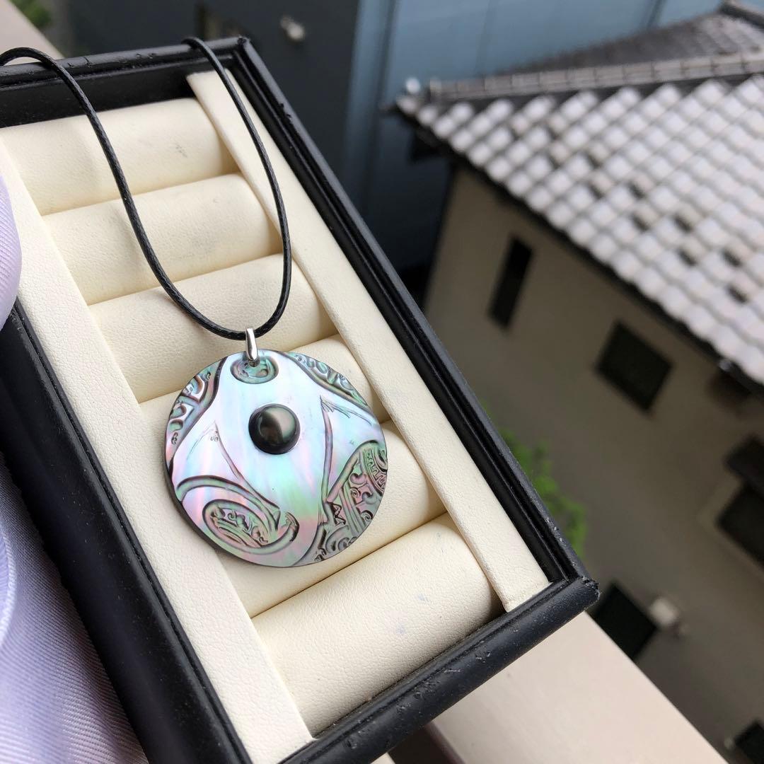 オリジナルデザイン　彫刻黒蝶シェル　黒蝶真珠　タヒチパール　ネックレス