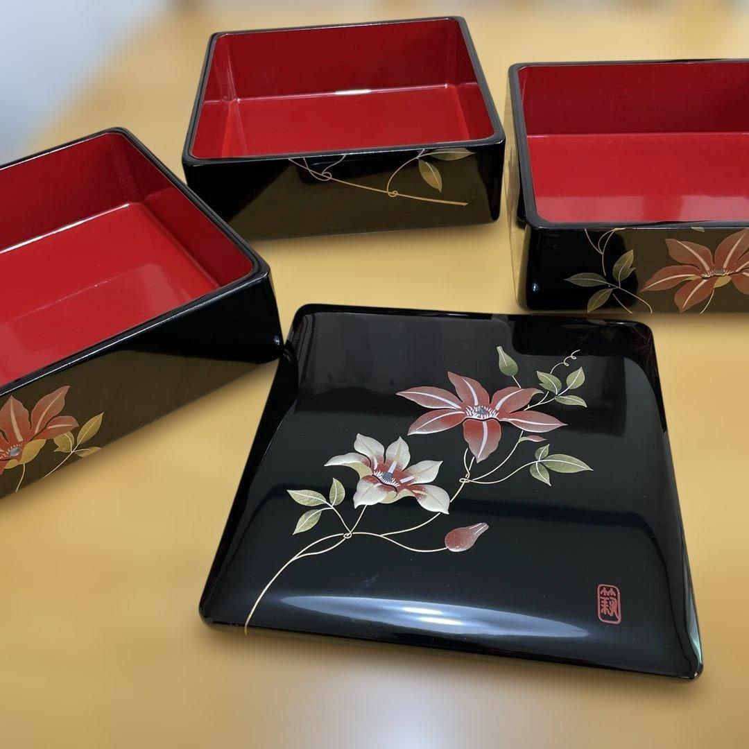 【値下げしました】漆器 重箱 3段 花柄 黒色