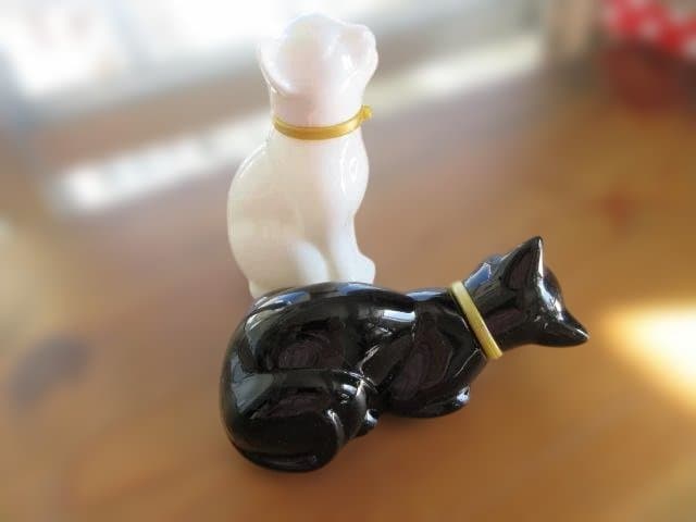 ◎エイボン★コロンボトル★イタリアの白と黒のペアの猫（ｗｂ4）