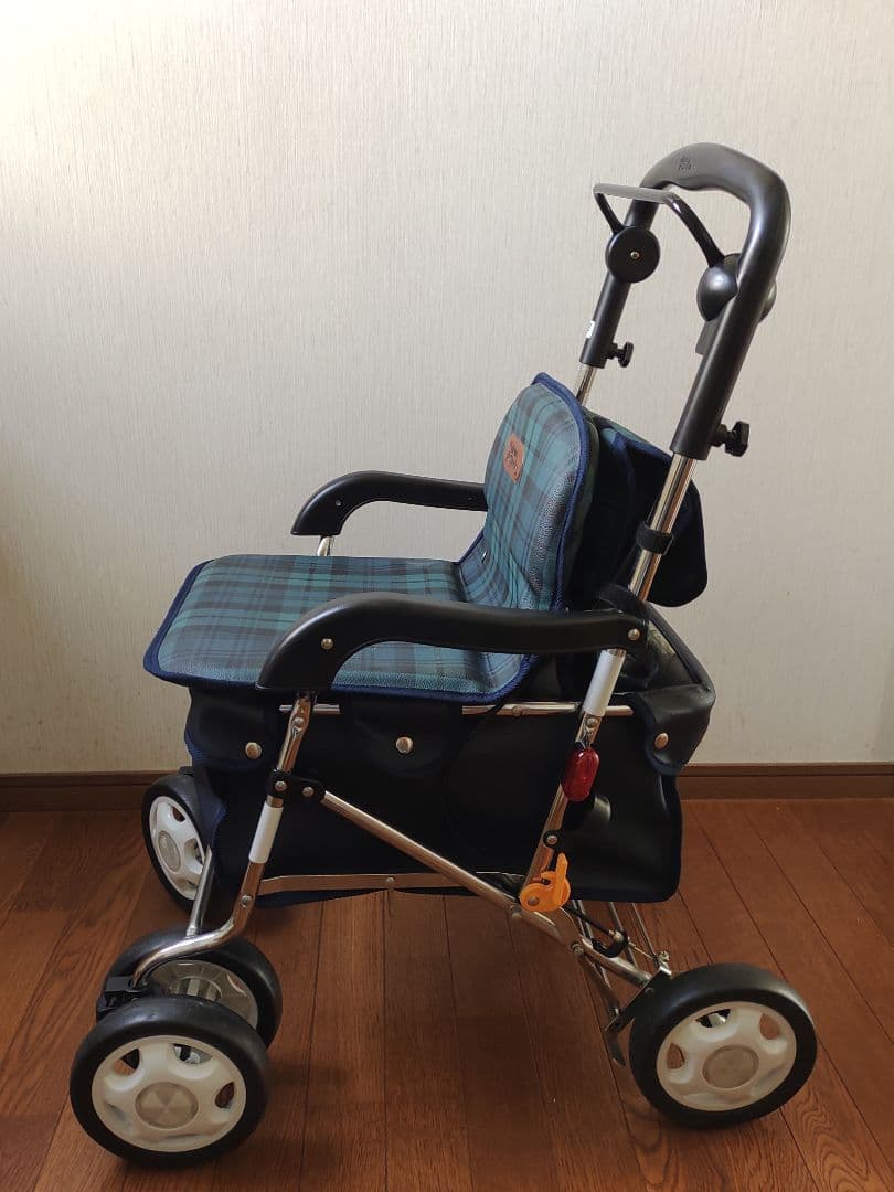 幸和製作所製 チェック柄シルバーカー折りたたみ式