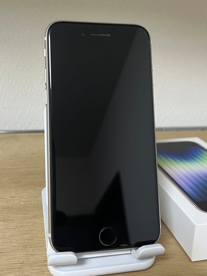 Apple iPhone SE (第3世代) ホワイト 128GB SIMフリー