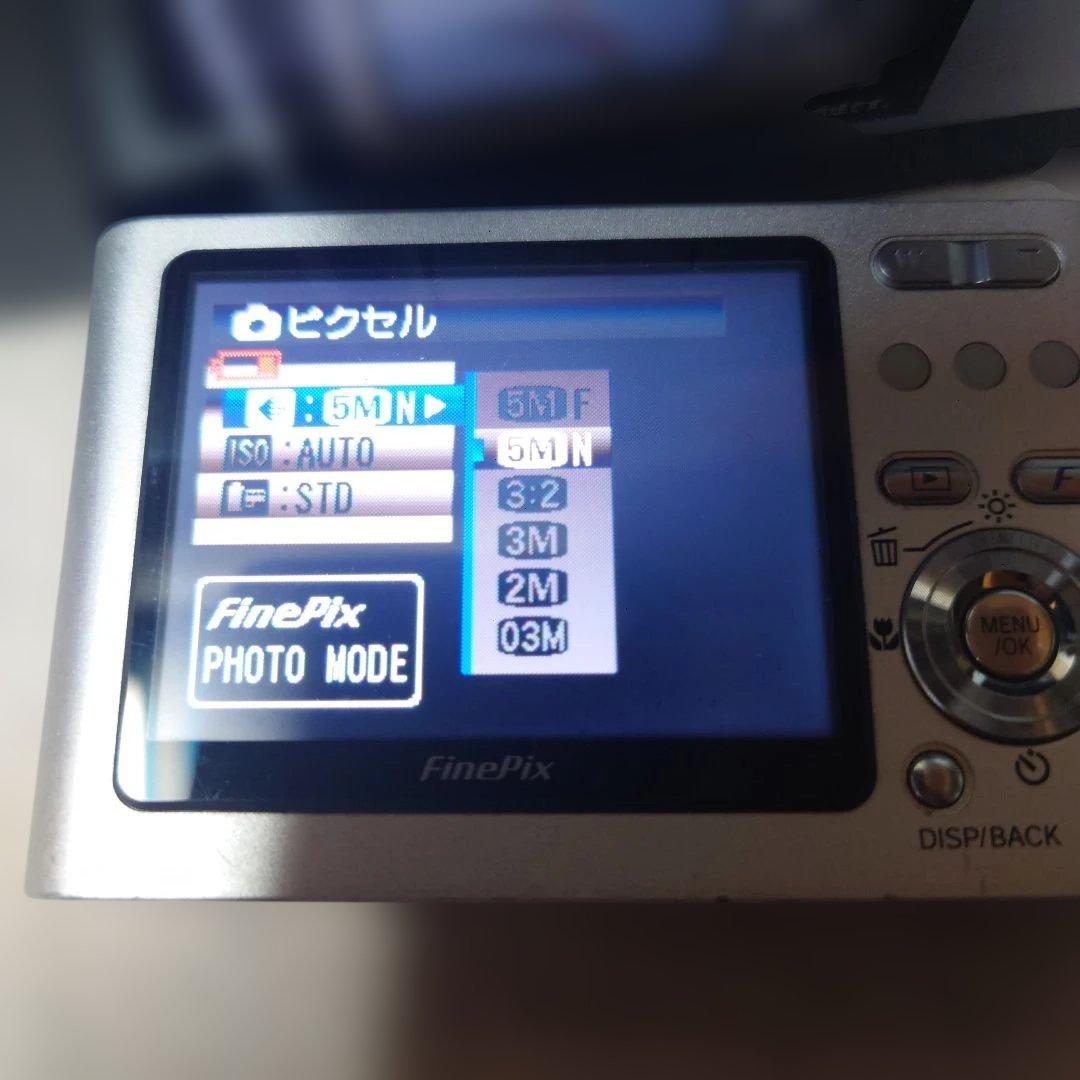 FUJIFILM FinePix Z1 コンパクトデジタルカメラ①