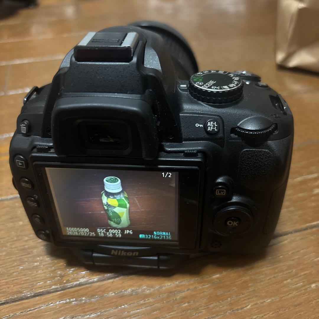 Nikon D5000 デジタル一眼レフ AF-S 18-55mmレンズ付き