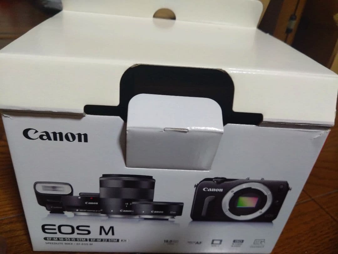 Canon EOS M ミラーレスカメラ EF-M 18-55mm 22mm