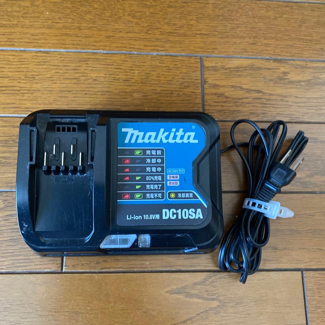 Makita CL107FD 充電式クリーナー