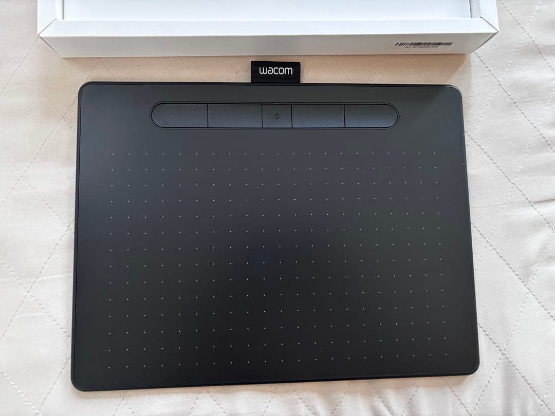 液タブ・ペンタブ Wacom Intuos Medium