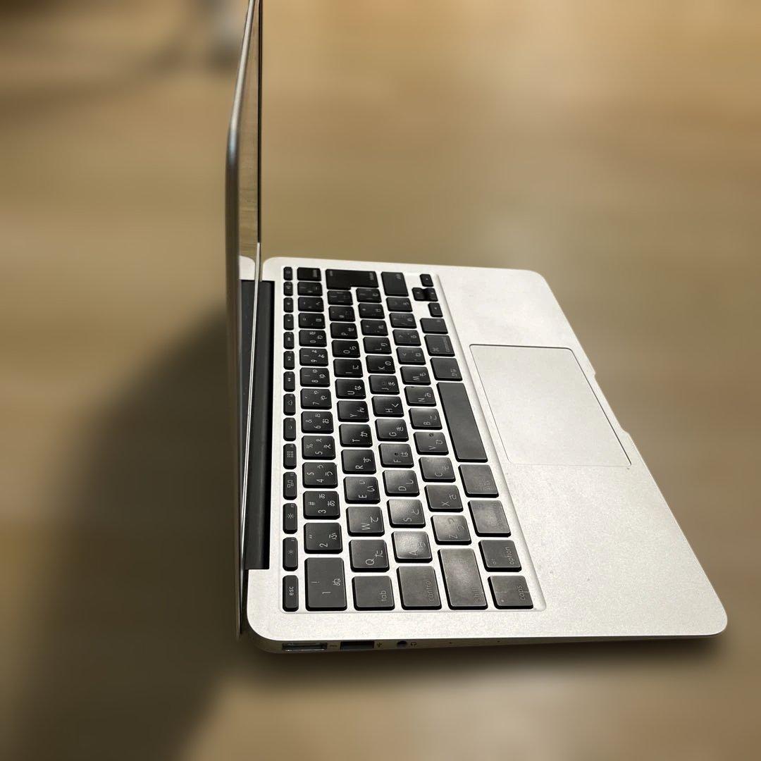 MacBook本体 MacBookAir 11-inch (mid2013) 8GB / 128GB