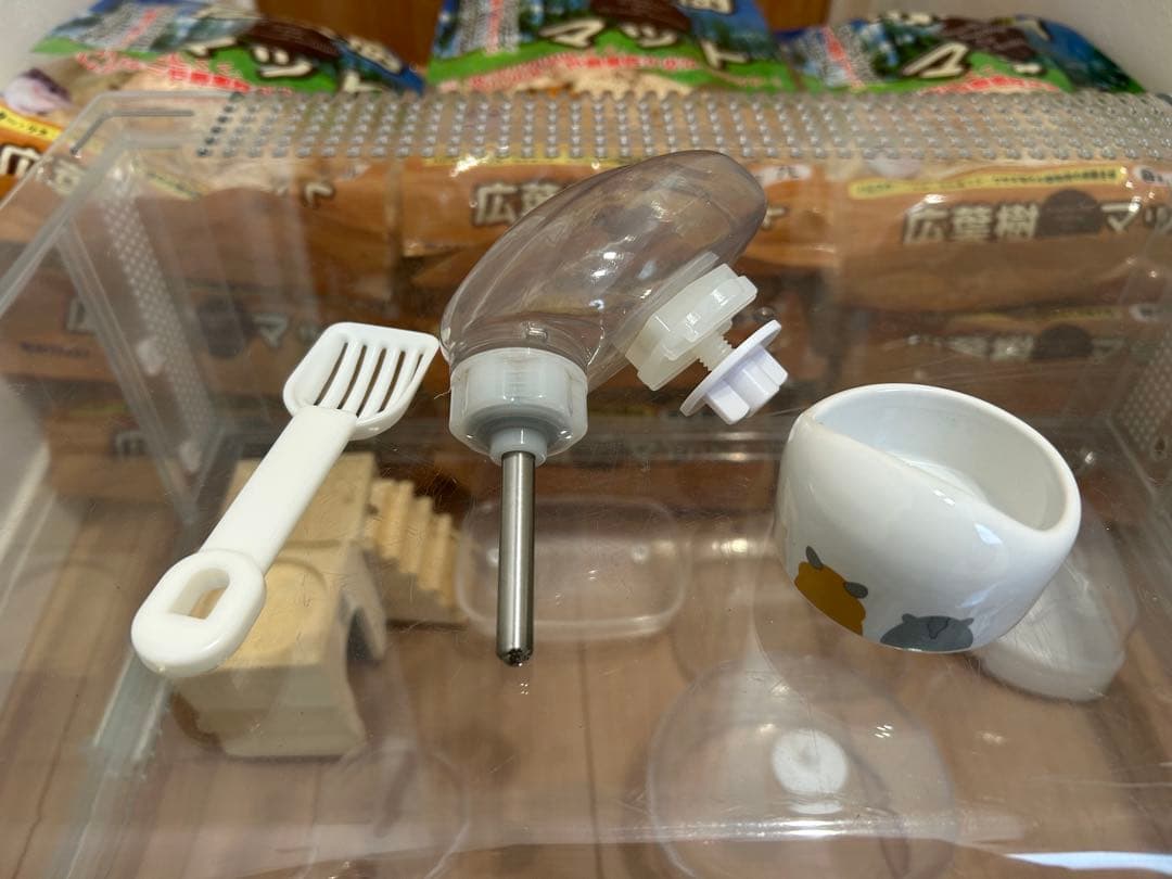 n*読様 ハムスター用　飼育スタートセット　餌、床材、バスサンド、トイレ砂付き
