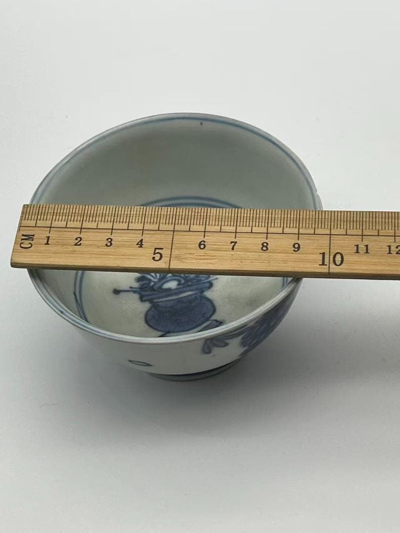 明時代 染付青花花卉山水紋碗 【大明成化年製】楷書款 牡丹菊花卉紋(F-145)