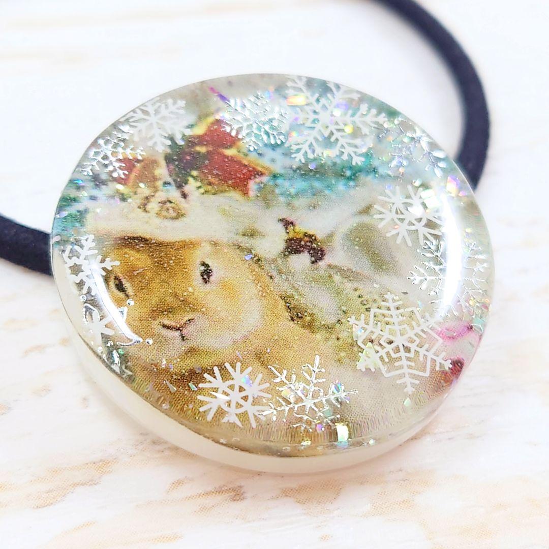 クリスマスうさぎのヘアゴム ハンドメイド レジン 冬 雪 ネックレス ブローチ