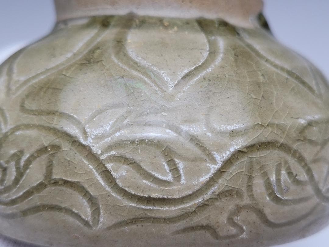青磁 陰刻纏枝蓮瓣紋 茶杯 宋元時代 幅約9.4cm