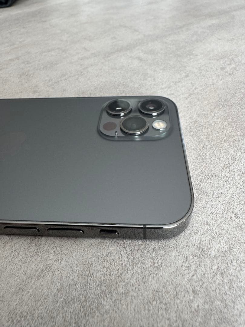n*7様 【訳あり】Apple iPhone 12 Pro グラファイト 修復歴