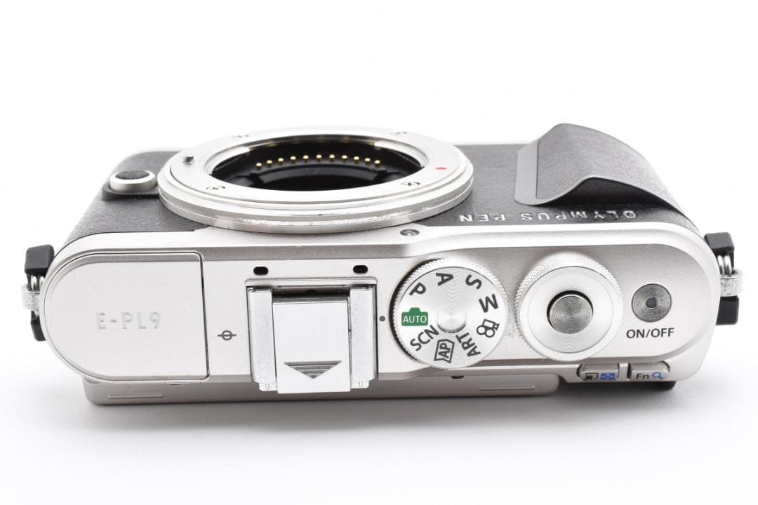 #565★良品★ OLYMPUS PEN E-PL9 ミラーレスカメラ