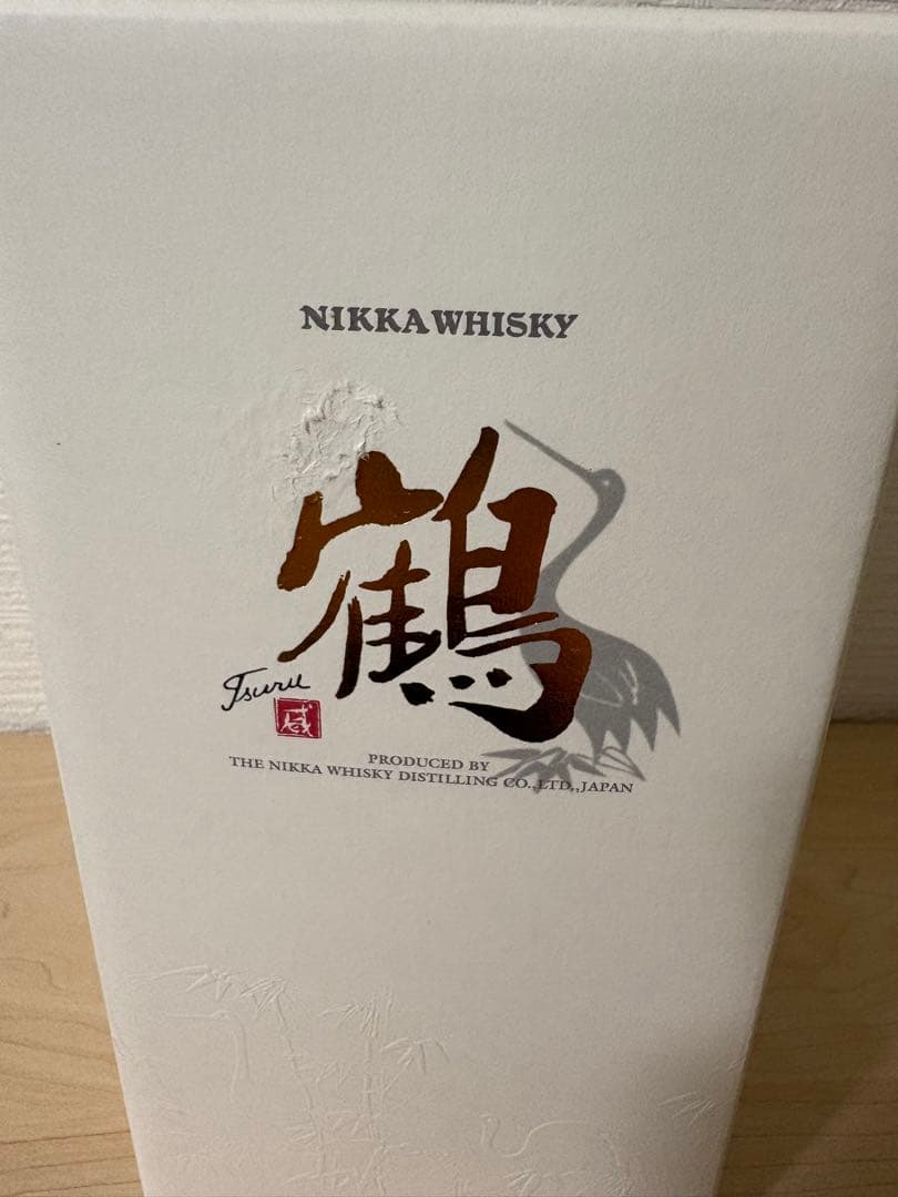 鶴　ニッカウヰスキー 43度 700ml 箱一部破損