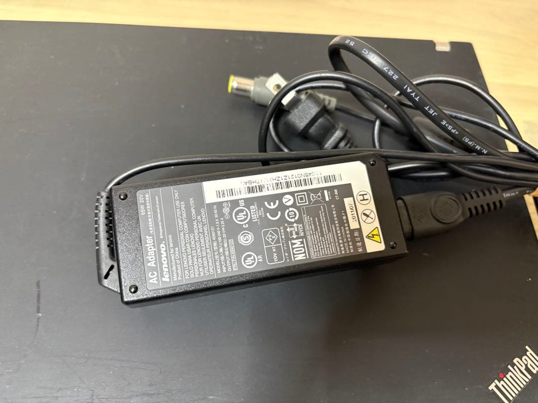 Lenovo ThinkPad X201s 高解像度 i7 SSD ジャンク