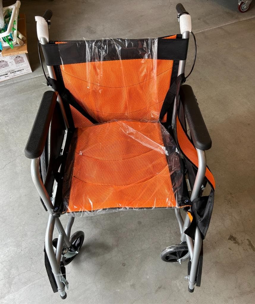 《ウィンターセール》アルミ合金製折りたたみ車椅子 軽量[約14kg]【オレンジ】
