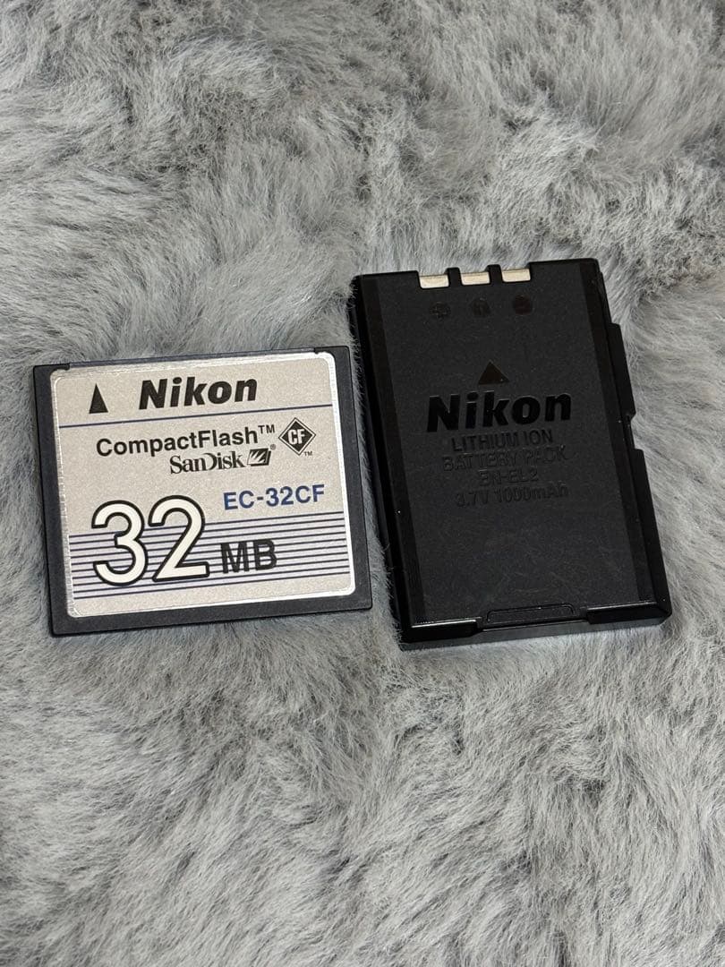 NIKON Coolpix 2500 デジタルカメラ