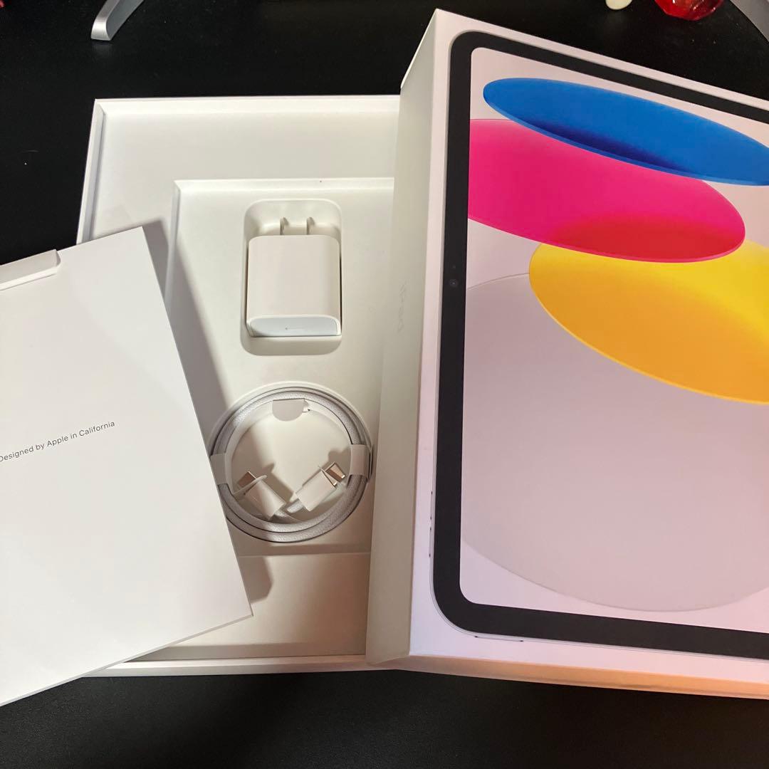 ジャンク　Apple iPad (第10世代) 本体 + カバー