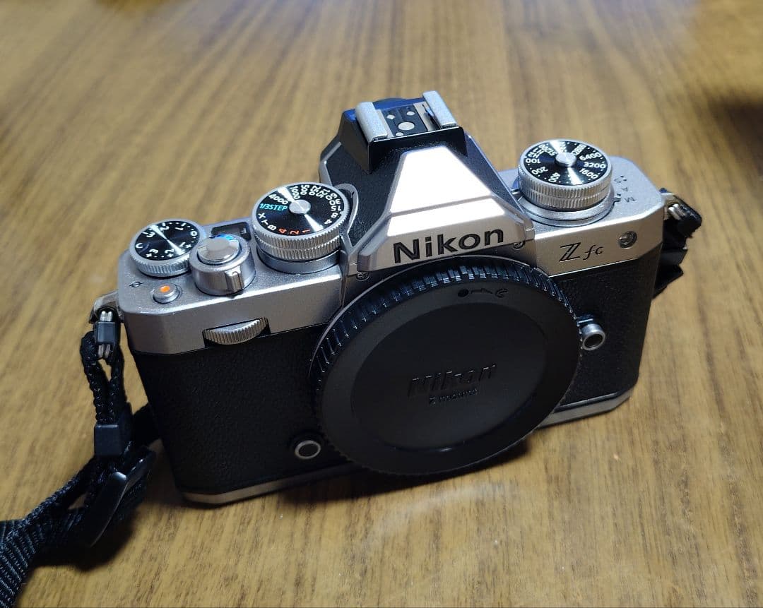Nikon Z fc ミラーレスカメラ 本体 バッテリー2個付き
