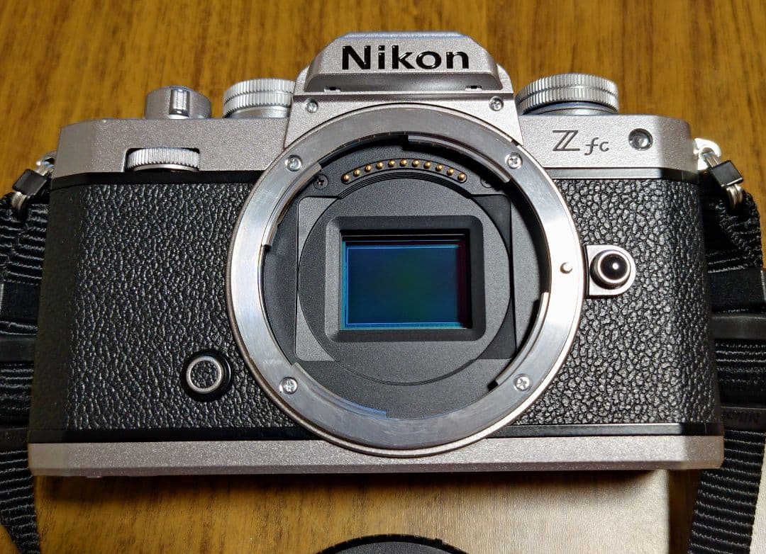 Nikon Z fc ミラーレスカメラ 本体 バッテリー2個付き