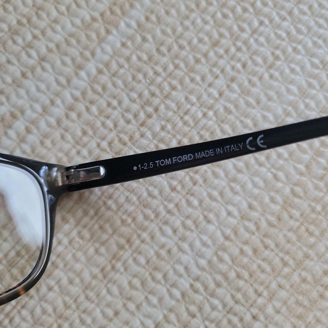 TOM FORD 伊達メガネ