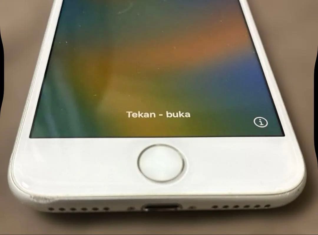 【Suhr】Apple iPhone 8ホワイト 本体