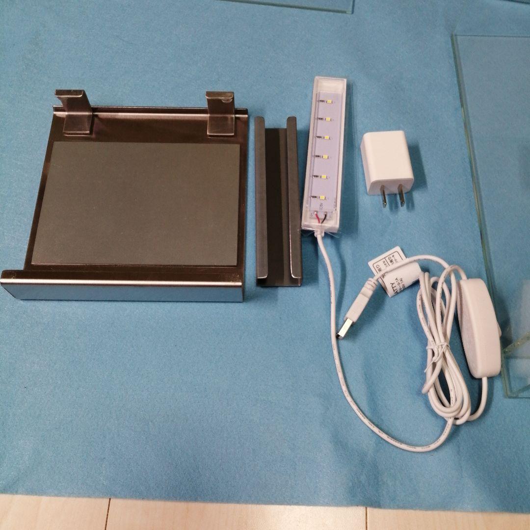 2、DOOAネオグラスエア15×15×30　・LED・ステンレス台座