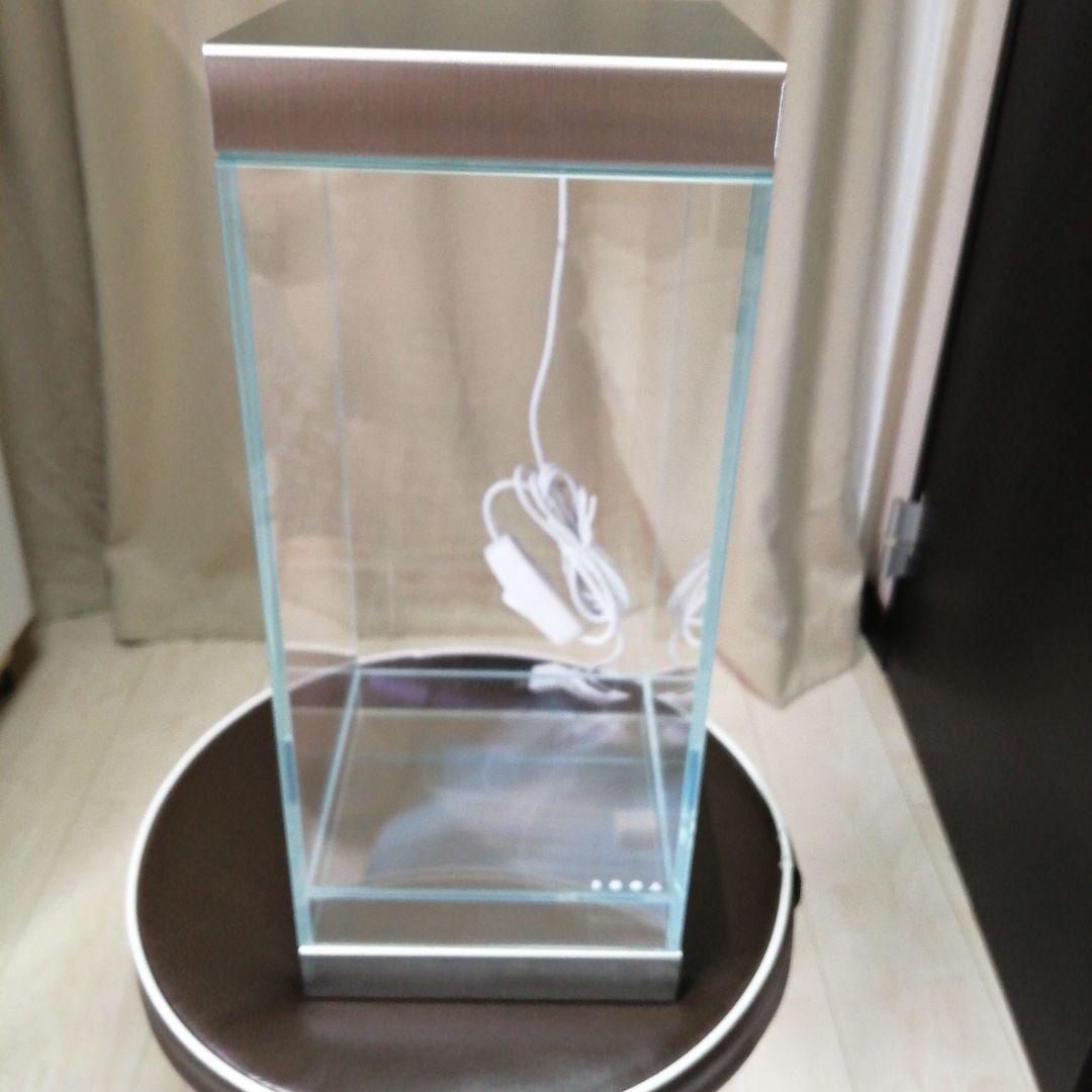 2、DOOAネオグラスエア15×15×30　・LED・ステンレス台座