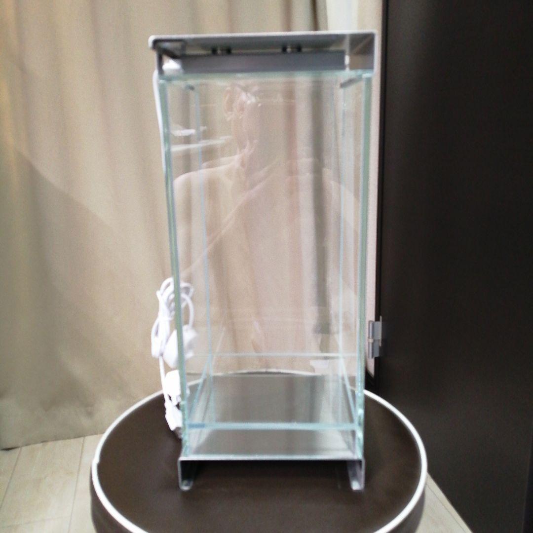 2、DOOAネオグラスエア15×15×30　・LED・ステンレス台座
