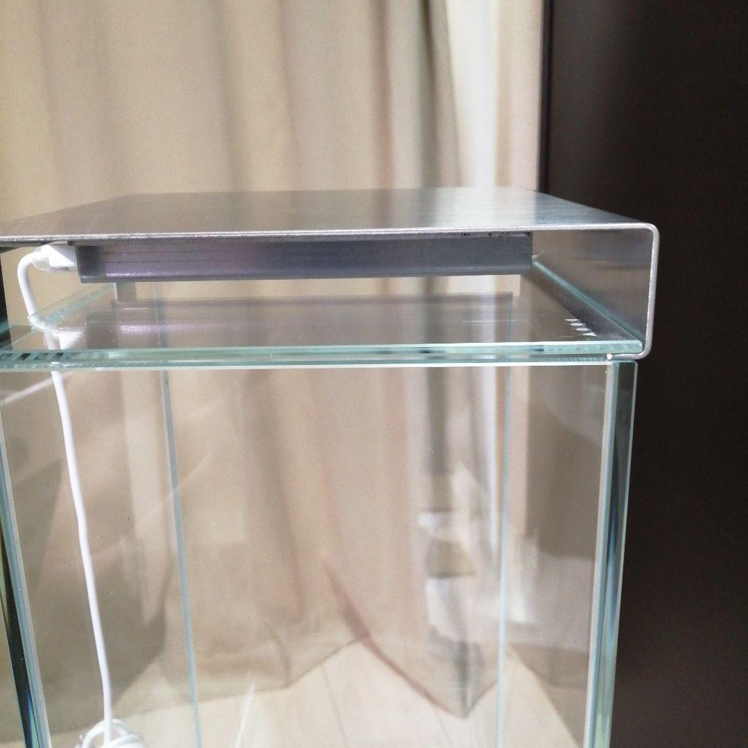 2、DOOAネオグラスエア15×15×30　・LED・ステンレス台座