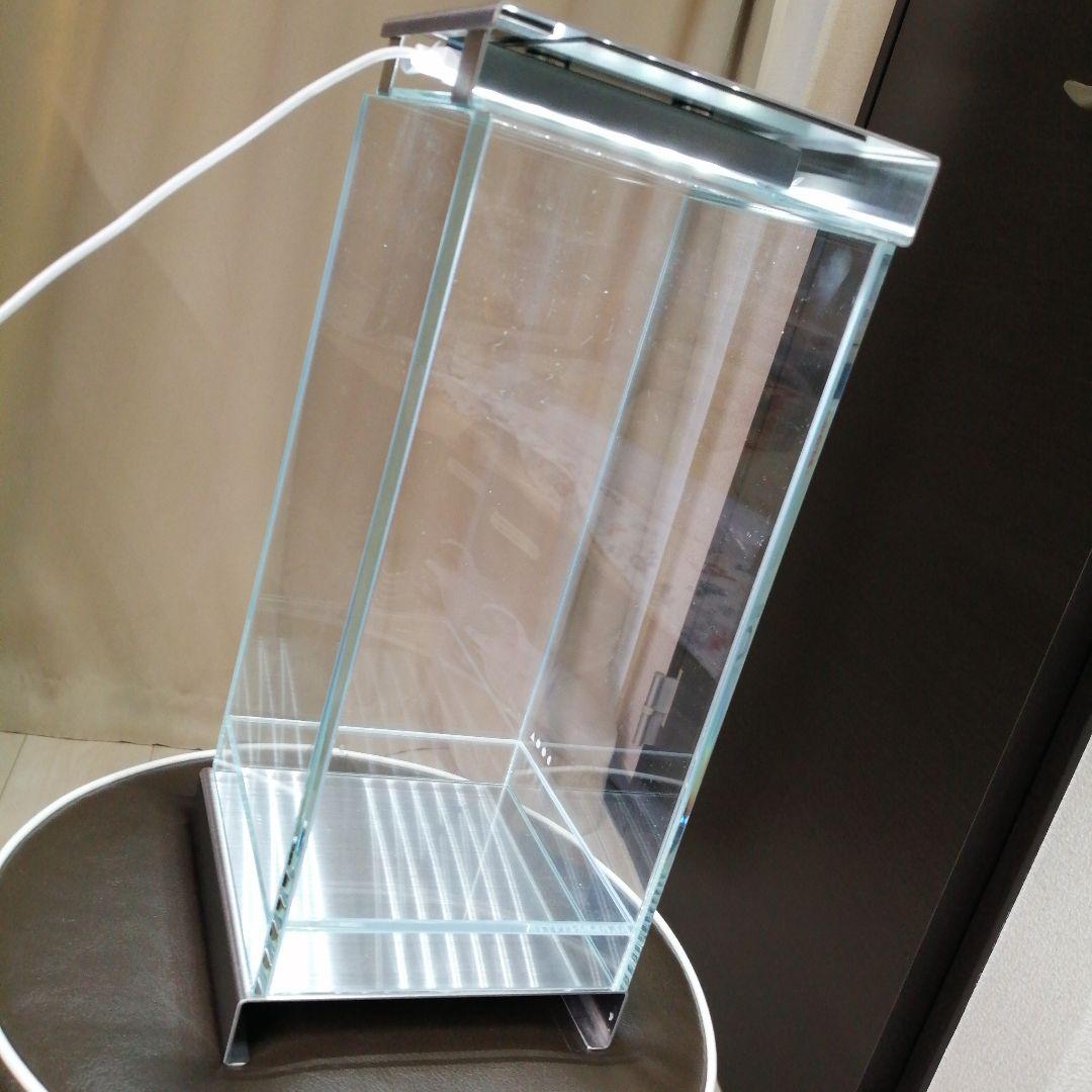 2、DOOAネオグラスエア15×15×30　・LED・ステンレス台座