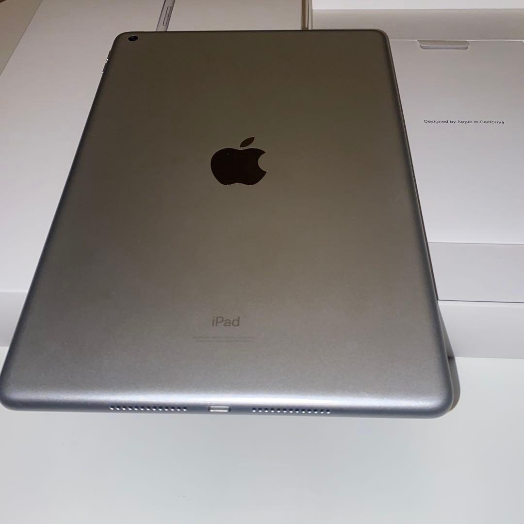 iPad 第9世代64GB Wi-Fiモデル・未使純正充電ケーブル・箱付き
