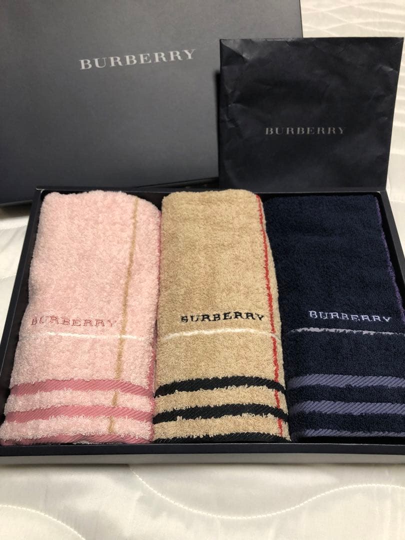 バーバリー　BURBERRY フェイスタオル　ハンカチ　ノバチェック　贈答品