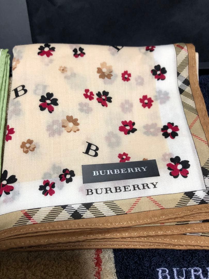 バーバリー　BURBERRY フェイスタオル　ハンカチ　ノバチェック　贈答品